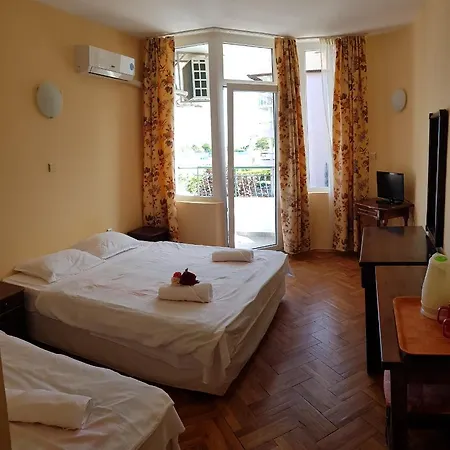 Guest house Sunny Island 2*