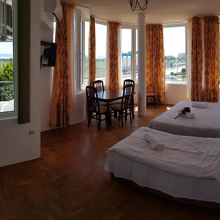 Sunny Island 2* Obzor