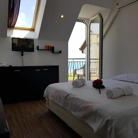 Sunny Island Guest house 2*