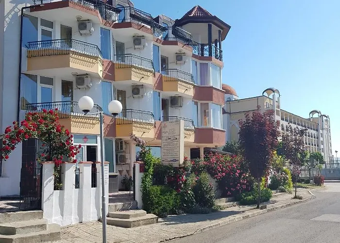 Sunny Island Pensión 2*