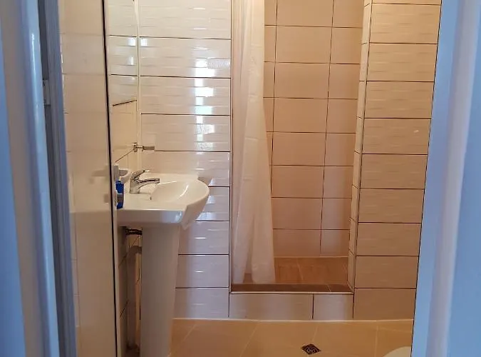 Sunny Island Pensión