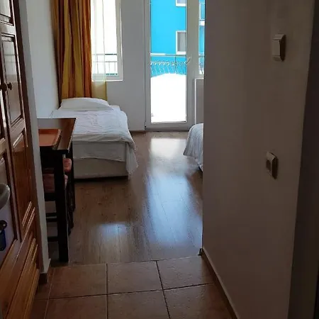 Sunny Island 奥布佐尔