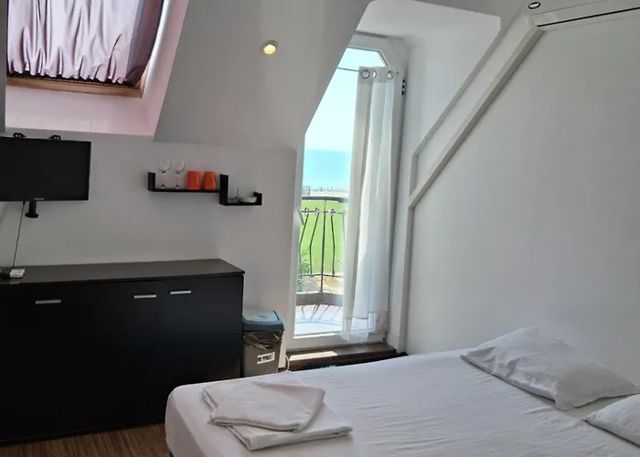 Sunny Island 2* Obzor